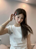 皓娥 白色正肩圓領(lǐng)短袖T恤女蝴蝶結(jié)2025春夏褶皺收腰修身短款上衣 白色 M 曬單實(shí)拍圖