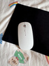 花犀MacBook蘋(píng)果筆記本電腦專(zhuān)用藍牙無(wú)線(xiàn)鼠標Typec接口靜音平板可充電 蘋(píng)果白--送布墊【藍牙+Typec+USB】 曬單實(shí)拍圖
