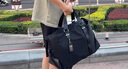 Walker Shop【2025年新款】旅行包運(yùn)動健身包男女防水休閑短途旅行手提大包 黑色大號【51*20*30CM】 曬單實拍圖