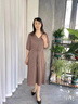 艾柔丹夏裝新品連衣裙女裝氣質(zhì)優(yōu)雅復(fù)古顯瘦女士中長(zhǎng)裙子女夏季2025新款 咖色 M 曬單實(shí)拍圖