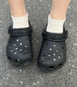 卡駱馳（crocs）男女鞋經(jīng)典洞洞鞋戶(hù)外休閑時(shí)尚潮流沙灘鞋涼拖鞋 10001-001 41-42 曬單實(shí)拍圖