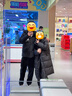 鴨鴨（YAYA）羽絨服女長(zhǎng)款2024年冬季新款時(shí)尚休閑連帽加厚保暖外套XJ 黑色 M (160) 曬單實(shí)拍圖