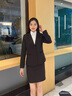 櫻芭妮西裝套裝女職業(yè)裝正裝西服套裝女工作服面試工裝酒店前臺接待工裝 兩粒扣黑色西裝+裙子 M 【91斤~100斤】 曬單實拍圖