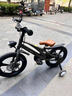 鳳凰兒童自行車(chē)男女小孩初學(xué)腳踏車(chē)鎂合金輔助輪自行車(chē) 法拉利山地車(chē) 一體輪深灰-碟剎-輔助輪+車(chē)燈 16寸【適合105-140cm】 曬單實(shí)拍圖