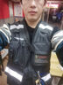 MOTOBOY摩托車騎行反光馬甲防摔夏季背心夜間安全服機車摩旅護甲衣騎行服 黑色反光馬甲（可拆卸護胸護背） L 曬單實拍圖