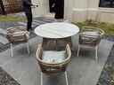 芭芭莎現代休閑戶(hù)外桌椅高檔酒店民宿別墅庭院花園陽(yáng)臺藤編圓桌巖板餐桌 一桌四椅（Φ120圓桌） 曬單實(shí)拍圖