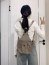 慕昂旅游雙肩包女2024新款胸包輕便通勤斜挎兩用包運動單肩登山小背包 淺咖色 曬單實拍圖