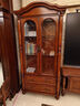 匠萊藝美式實(shí)木酒柜客廳復古雙門(mén)玻璃展示柜歐式電視柜旁酒水儲藏柜邊柜 【胡桃色】美式實(shí)木雙門(mén)酒柜 曬單實(shí)拍圖
