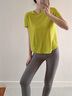 MAIA ACTIVE 夏練TEE 跑步健身短袖開(kāi)衩運動(dòng)衫上衣運動(dòng)T恤瑜伽打底衫女52TS12 芥草綠 S 曬單實(shí)拍圖