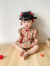 Shining Moment丨流彩唐韻 嬰兒百日宴衣服夏季女寶寶百天禮服短袖哈衣滿月包屁 福至旗袍立領(lǐng)哈衣（不含發(fā)帶） 80cm 曬單實拍圖