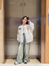 兜兜王國女童春秋款外套2025新款女孩休閑夾克洋氣時(shí)髦兒童春裝字母棒球服 米白色 150 曬單實(shí)拍圖