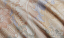 羅卡芙（ROYALCOVER）A類(lèi)標(biāo)準(zhǔn)嬰幼兒級(jí)可水洗桑蠶絲夏被(維齊爾花園) 維齊爾花園蠶絲夏被 1.8m床適用(240*240cm) 曬單實(shí)拍圖