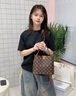 紀詩哲輕奢品牌包包女包女士單肩包斜跨水桶包送老婆生日情人節(jié)禮物 字母咖啡色（大號） 曬單實拍圖