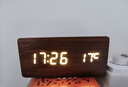 日本進(jìn)口MUJIU木質(zhì)LED電子時(shí)鐘表擺臺式數字夜光靜音鬧鐘簡(jiǎn)約床頭 長(cháng)方棕木黃燈【插電/電池聲控】 曬單實(shí)拍圖