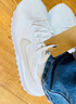 耐克（NIKE）官方AIR MAX DAWN女子運動(dòng)鞋復古老爹鞋氣墊鞋輕便DX5655 100帆白/沙堆白/山峰白/白色 38.5 曬單實(shí)拍圖