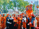 潮逗成人舞龍道具全套國標(biāo)三號九節(jié)牛津布燙金龍綢緞布龍競賽龍鋼絲龍 9節(jié)紅色舞龍【牛津布】+10套服裝 【加l急l發(fā)順l豐】 曬單實拍圖
