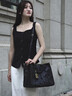 BCBGMAXAZRIA【頭層牛皮玫瑰雕花】手提女包輕奢大牌托特包大雅丹風(fēng)單肩斜挎包 黑色 曬單實(shí)拍圖