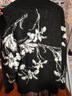 MLMR MY LIFE MY RULES潮流情侶款時(shí)尚寬松V領(lǐng)毛衣花朵刷毛肌理開衫女士針織衫M23325001 黑色 S 170 曬單實(shí)拍圖