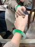 奢瑞莎 翡翠手鐲 緬甸玉手鐲冰糯種陽綠玉鐲子處理平安鐲送人節(jié)日禮物 內(nèi)直徑57-58MM(附證書+高檔禮盒) 曬單實拍圖