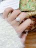 MITHAOL KUSC正品D色莫桑石鉆戒1克拉純銀求婚結(jié)婚戒指女經(jīng)典圓包款婚戒送女友 經(jīng)典圓包戒指專(zhuān)柜禮盒裝 M（美碼7號(hào)，港碼15#-16#） 曬單實(shí)拍圖
