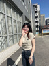 韓系正肩短袖T恤女夏季冰絲針織衫小眾修身辣妹體恤短款純色上衣 灰色 L 曬單實(shí)拍圖