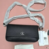 Calvin Klein小眾單肩包荔枝紋包包金屬搭扣鏈條翻蓋ck女包單肩包斜挎包手提包 DH3458-001黑色法棍包 曬單實(shí)拍圖