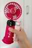 參趣草莓熊手持小風(fēng)扇可折疊迷你便攜式電風(fēng)扇辦公室桌上小型2025新款可愛(ài)米妮手拿風(fēng)扇學(xué)生日禮物男女 草莓熊【七檔風(fēng)力+可折疊/可手機支架】 曬單實(shí)拍圖