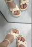 達(dá)芙妮官方平底涼鞋女2025夏季新款軟底一字帶沙灘涼鞋厚底百搭外穿女鞋 米白色【3.5cm軟底 爆款熱賣】 37 曬單實拍圖