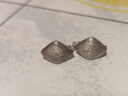 出極老鳳凰金店耳扣復(fù)古拉絲菱形耳環(huán)女新款潮耳釘時尚耳飾圣誕節(jié)禮物 999足銀耳扣精美禮盒裝 曬單實(shí)拍圖