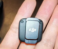 大疆（DJI）Mic Mini 無線麥克風 專業(yè)錄音直播領夾無線小蜜蜂 手機相機單反vlog采訪降噪收音器 Mic Mini（兩發(fā)一收，含充電盒）一拖二 官方標配【不含 Lightning 手機連接頭 曬單實拍圖
