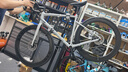 SPECIALIZED閃電 ALLEZ E5 DISC SPORT 碳纖維前叉彎把耐力公路自行車 鴿子灰/酷灰/青銅變色 56 曬單實(shí)拍圖