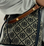 Tory Burch 湯麗柏琦 T MONOGRAM 提花斜挎水桶包女包TB 166414 Tory 海軍藍 405 OS 曬單實(shí)拍圖