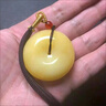 妗綺天然琥珀蜜蠟吊墜 精品雞油黃蜜蠟平安扣掛繩時(shí)尚簡(jiǎn)約毛衣鏈女款 吊墜款 24mm 平安扣: 曬單實(shí)拍圖