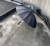愛(ài)上雨24骨雨傘長(zhǎng)柄男女士家用大號(hào)自動(dòng)加固結(jié)實(shí)抗風(fēng)暴雨專用定制直桿傘 全纖維中棒-加大-24骨經(jīng)典黑 曬單實(shí)拍圖
