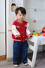 幼歌（YOUGE）嬰幼兒2025秋季元?dú)鈱捤擅朗郊咏q棒球服親膚復(fù)古外套潮紅色90 cm 曬單實(shí)拍圖