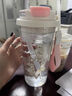 鯨曦夏季水杯大容量運動(dòng)水杯便攜吸管杯兒童飲料杯高顏值奶茶杯帶提手 鈴蘭冷飲杯【緋紅色+580ml】 曬單實(shí)拍圖