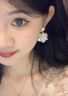 伊燦法式超仙白色繡球花仿珍珠耳釘女2025年新款爆款甜美耳環(huán)氣質(zhì)耳飾 法式超仙白色繡球花珍珠耳釘女 曬單實拍圖