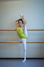 舞丘比夏季兒童舞蹈服綠色吊帶女童練功服跳舞中國舞體操三分褲短褲套裝 果綠色吊帶 130 【身高120-130cm】 曬單實(shí)拍圖