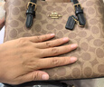 蔻馳（COACH）【品牌直供】女士MOLLIE中號手提單肩斜挎包托特包 七夕禮物 曬單實拍圖