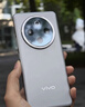 vivo Y300 Pro 續航滅霸 鈦強大 6500mAh超薄藍海電池 全等深微四曲屏 SGS五星抗摔認證 AI 拍照 手機 鈦色 12GB+256GB 官方標配 曬單實(shí)拍圖