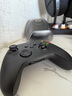 XBOX微軟Xbox無(wú)線(xiàn)游戲手柄 無(wú)線(xiàn)控制器 磨砂黑 藍牙適配Xbox/PC//平板/手機Steam 曬單實(shí)拍圖