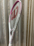 Wilson威爾勝女子輕量大拍面舒適粉白休閑網(wǎng)球拍BURN PINK   WR087910U2 曬單實(shí)拍圖