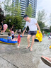 JEEMERY兒童泳衣嬰兒寶寶1-3歲男孩女童幼兒連體長袖帶帽沙灘游泳裝 橙紅2碼+防曬帽 適合80-90cm 曬單實拍圖