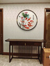 新中式九魚(yú)圖刺繡玄關(guān)裝飾畫(huà)荷花蘇繡招財(cái)納福圖入戶進(jìn)門墻餐廳畫(huà) 《九魚(yú)聚財(cái)圖》蘇繡畫(huà) 直徑82cm 高端實(shí)木框 曬單實(shí)拍圖