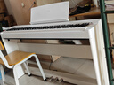 雅馬哈（YAMAHA）電鋼琴 P225成人88鍵重錘兒童初學(xué)家用專(zhuān)業(yè)考級便攜式電鋼琴P125 P225白色+定制木架+三踏（琴凳禮包咨詢(xún)客服加購） 曬單實(shí)拍圖