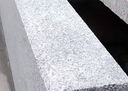 天然花崗巖芝麻灰路沿石路緣石大理石路邊路側石馬路牙子立緣石 淺灰色 常規(guī) 曬單實拍圖