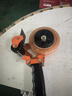 得力（deli）手持封箱器打包器膠帶底座 適用膠帶寬度60mm內(nèi)大號(hào)膠帶切割機(jī) 辦公用品 黑800 曬單實(shí)拍圖