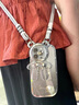 閃曼巴 漸變閃粉幸運(yùn)熊適用蘋果16proamx手機(jī)殼新款iPhone15斜挎背帶13鏡頭蓋支架12高級(jí)感手提掛繩軟殼 【優(yōu)雅銀幸運(yùn)熊翻蓋支架】+可斜挎長(zhǎng)掛繩 iPhone 16 pro 曬單實(shí)拍圖