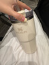 STANLEY網(wǎng)紅吸管杯水杯保溫杯大容量辦公車載不銹鋼杯子591ML-米白色 曬單實拍圖