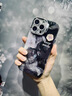 鹿途者 DEERWALK暈染立體山茶花適用蘋果16promax手機殼鏡頭支架iPhone15pro復(fù)古水墨畫14plus小眾高級感13保護套 閃粉鏡頭支架 黑色暈染立體山茶花+手環(huán)鏈 iPhone 1 曬單實拍圖